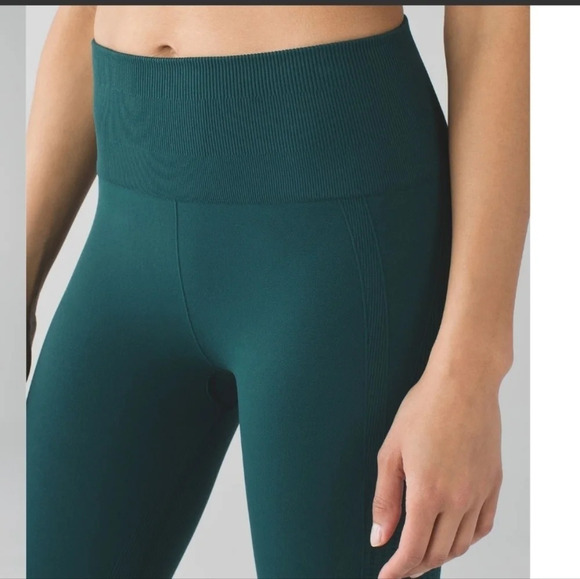 Lululemon Activewear Flow & Go Crop Deep Green Size 8 - Picture 10 of 11